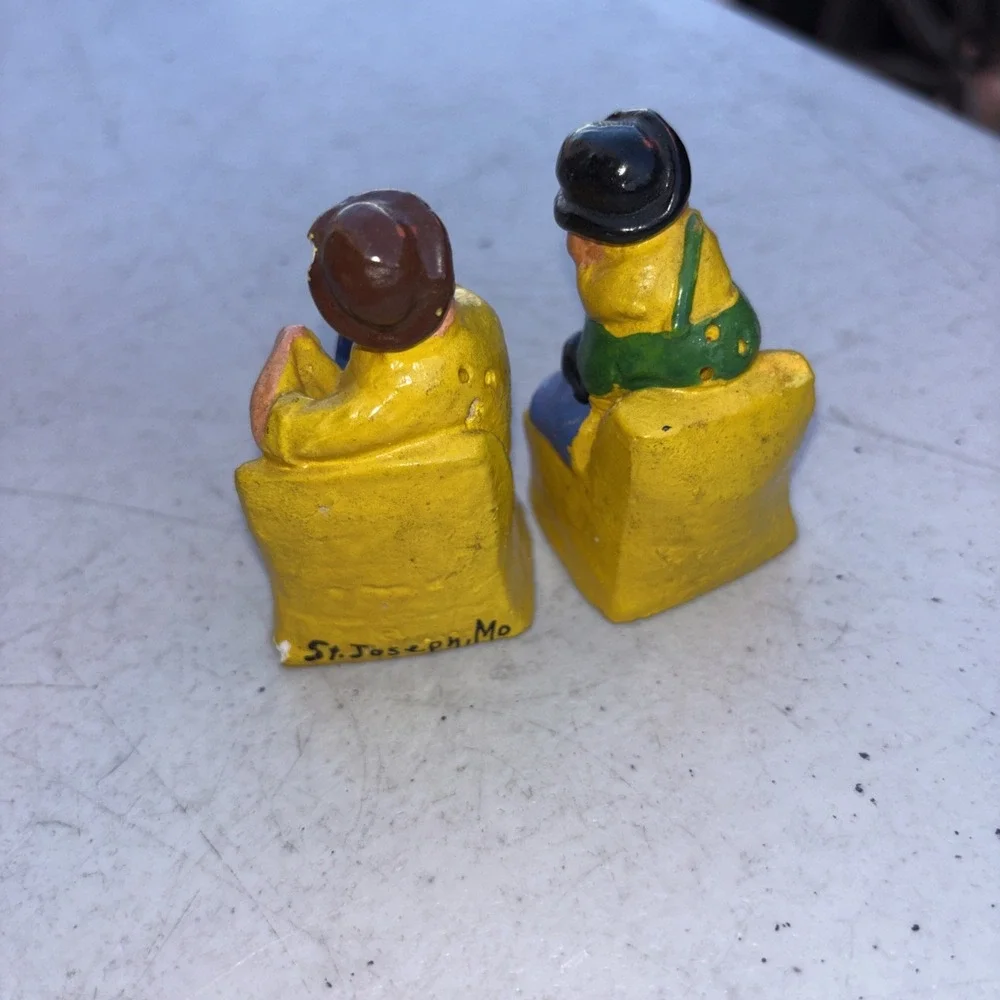 Vintage - MOON MULLINS & Kayo -ceramic Salt & Pepper shakers set